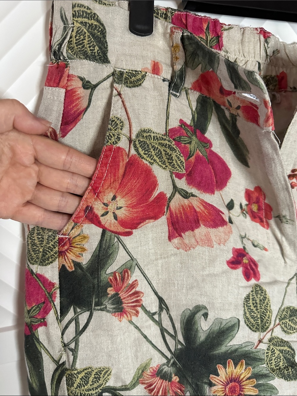 Chico's Beige 100% Linen Top with Red Floral & Green Leaves - Picture 4 of 10